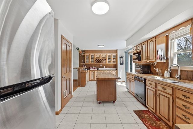 7808 Pine St, Ross Twp, PA 15237
