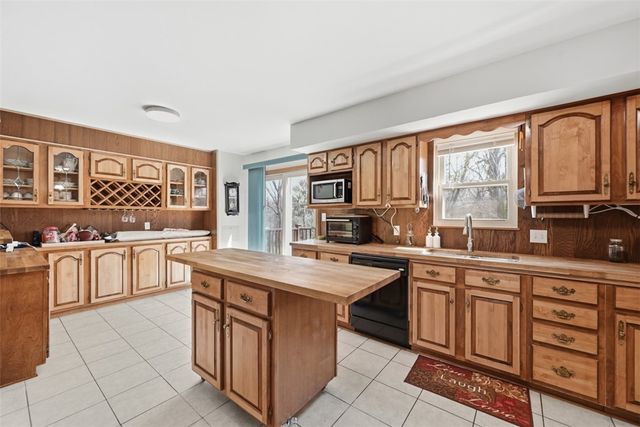 7808 Pine St, Ross Twp, PA 15237