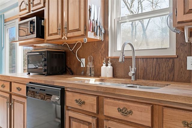 7808 Pine St, Ross Twp, PA 15237