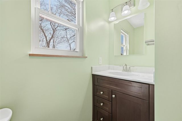 7808 Pine St, Ross Twp, PA 15237