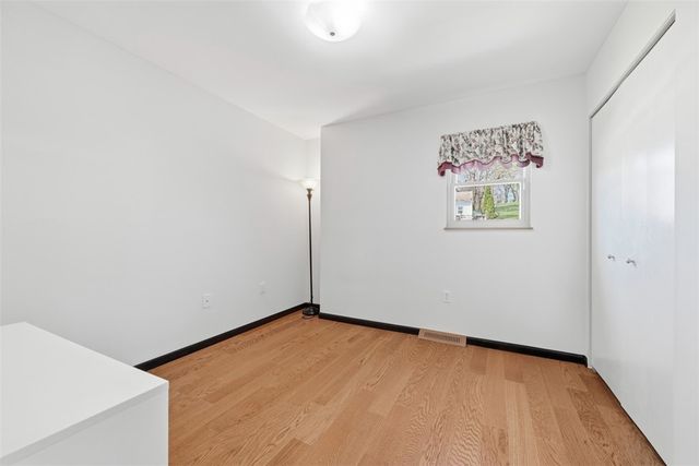 7808 Pine St, Ross Twp, PA 15237