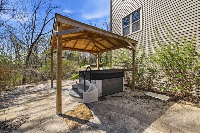 7808 Pine St, Ross Twp, PA 15237