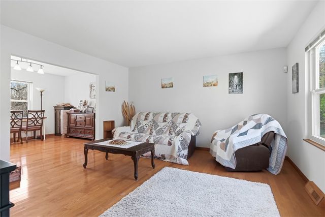 7808 Pine St, Ross Twp, PA 15237
