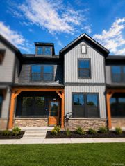 289 Lantana Drive, Brighton, MI 48116