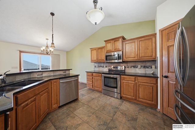 710 N 95th Street, Lincoln, NE 68505