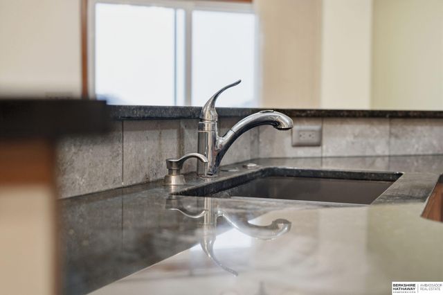 710 N 95th Street, Lincoln, NE 68505