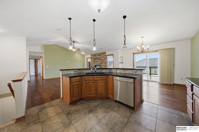 710 N 95th Street, Lincoln, NE 68505