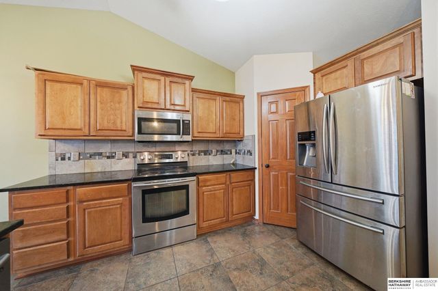 710 N 95th Street, Lincoln, NE 68505