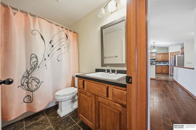 710 N 95th Street, Lincoln, NE 68505