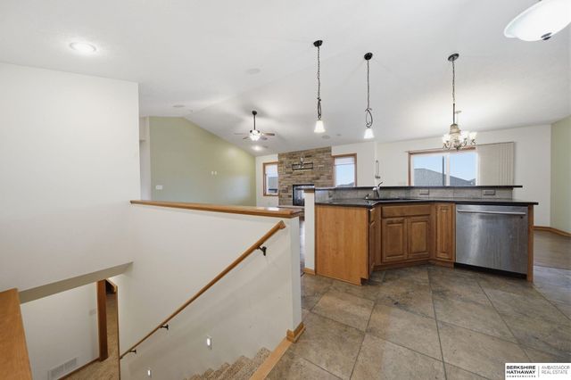 710 N 95th Street, Lincoln, NE 68505