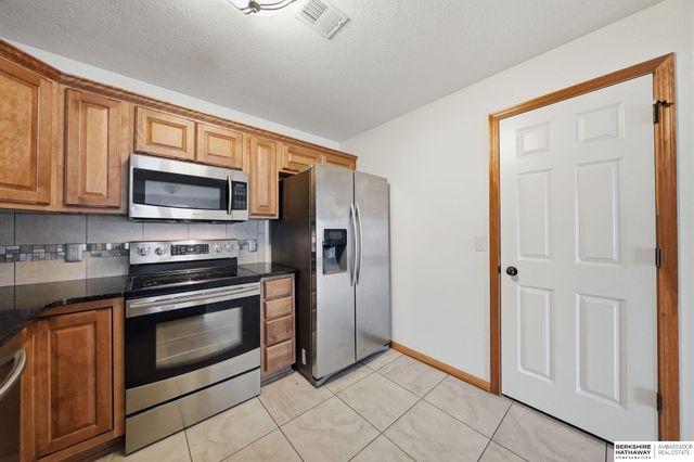 710 N 95th Street, Lincoln, NE 68505