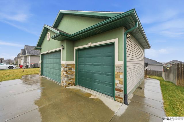 710 N 95th Street, Lincoln, NE 68505