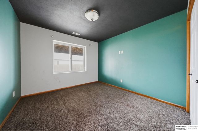 710 N 95th Street, Lincoln, NE 68505