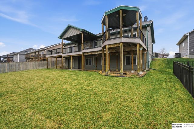 710 N 95th Street, Lincoln, NE 68505