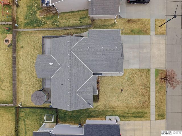 710 N 95th Street, Lincoln, NE 68505