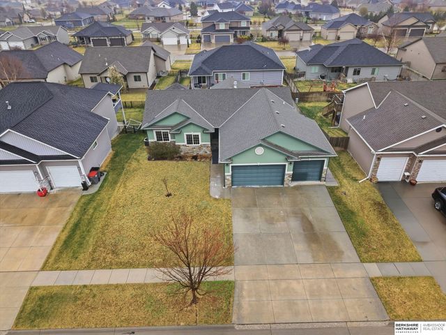 710 N 95th Street, Lincoln, NE 68505