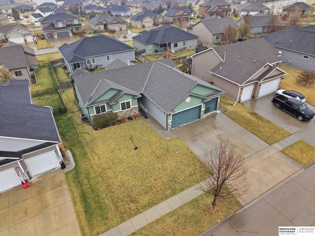 710 N 95th Street, Lincoln, NE 68505