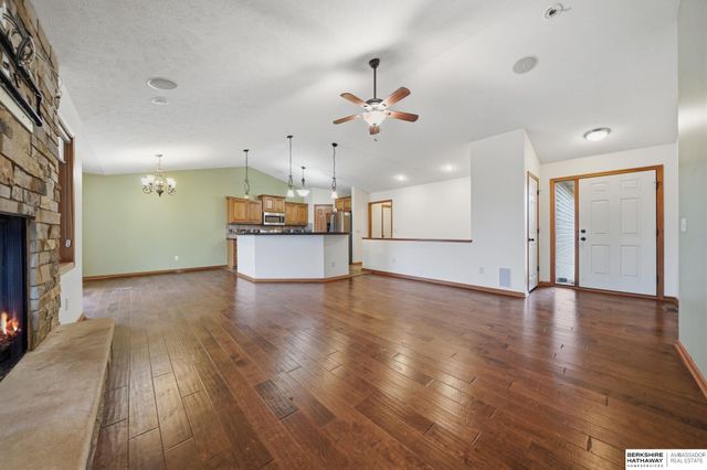 710 N 95th Street, Lincoln, NE 68505