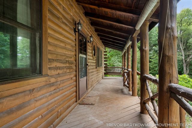 17708 120th Avenue, Nunica, MI 49448