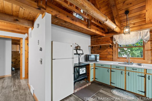 17708 120th Avenue, Nunica, MI 49448