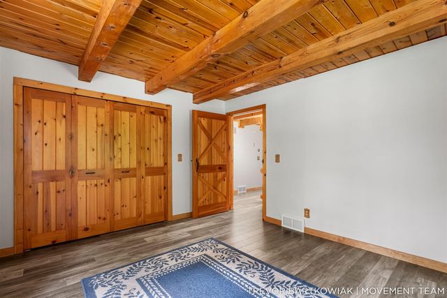 17708 120th Avenue, Nunica, MI 49448