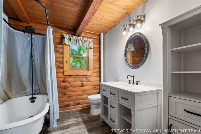 17708 120th Avenue, Nunica, MI 49448