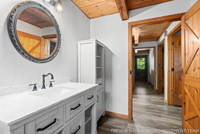 17708 120th Avenue, Nunica, MI 49448