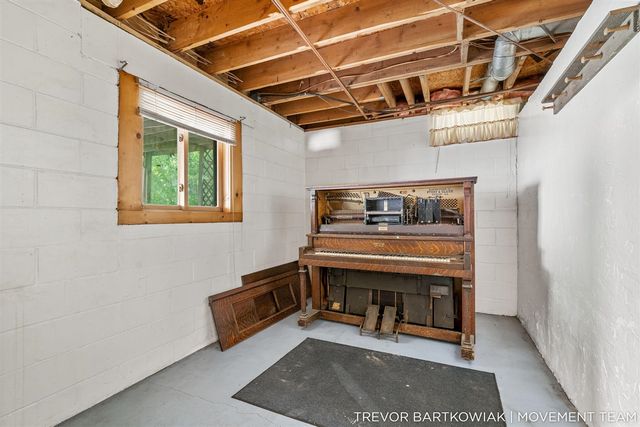17708 120th Avenue, Nunica, MI 49448