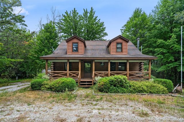 17708 120th Avenue, Nunica, MI 49448