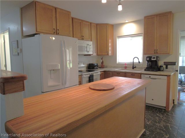 51 Quail Roost Road, Lake Placid, FL 33852