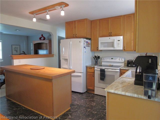 51 Quail Roost Road, Lake Placid, FL 33852