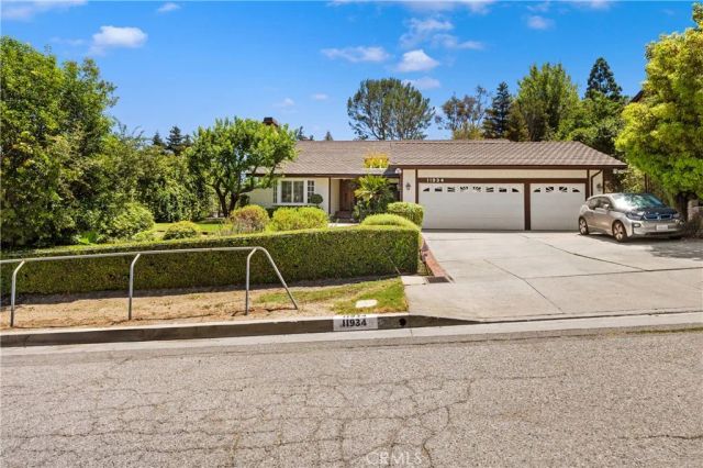 11934 Rexbon, Granada Hills, CA 91344