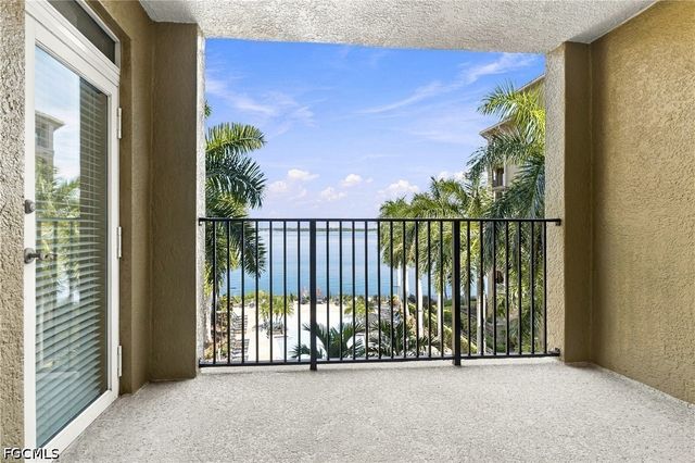 2825 Palm Beach BLVD 410, Fort Myers, FL 33916