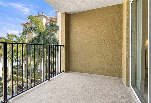 2825 Palm Beach BLVD 410, Fort Myers, FL 33916