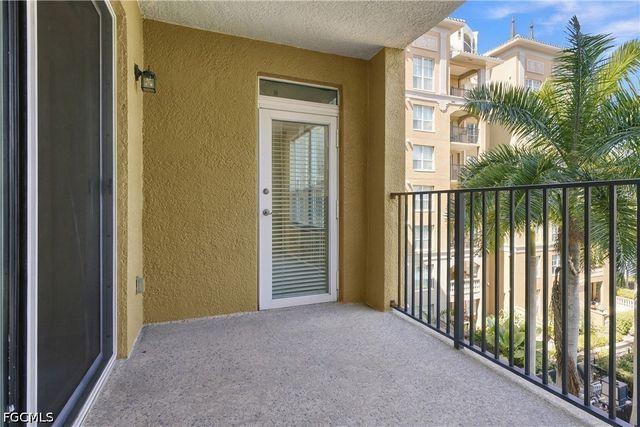 2825 Palm Beach BLVD 410, Fort Myers, FL 33916