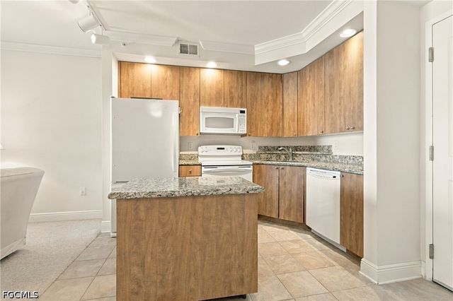 2825 Palm Beach BLVD 410, Fort Myers, FL 33916
