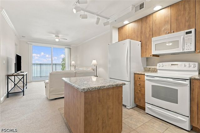 2825 Palm Beach BLVD 410, Fort Myers, FL 33916