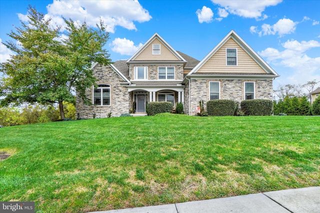 19 MARINA DR, Camp Hill, PA 17011