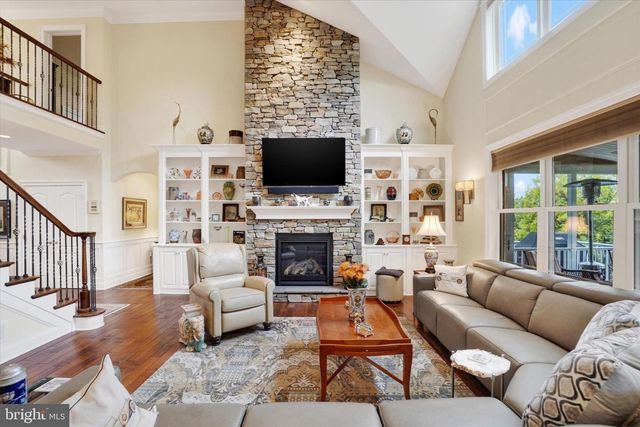 19 MARINA DR, Camp Hill, PA 17011