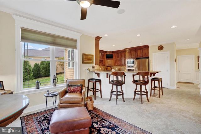 19 MARINA DR, Camp Hill, PA 17011