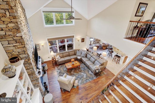 19 MARINA DR, Camp Hill, PA 17011