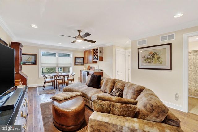 19 MARINA DR, Camp Hill, PA 17011