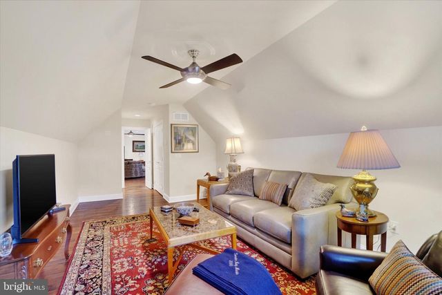 19 MARINA DR, Camp Hill, PA 17011