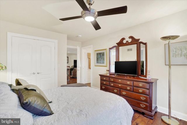 19 MARINA DR, Camp Hill, PA 17011