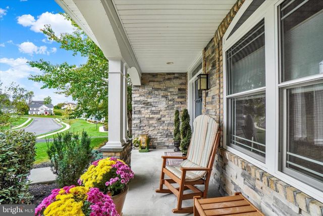 19 MARINA DR, Camp Hill, PA 17011