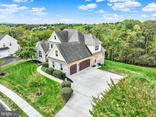 19 MARINA DR, Camp Hill, PA 17011