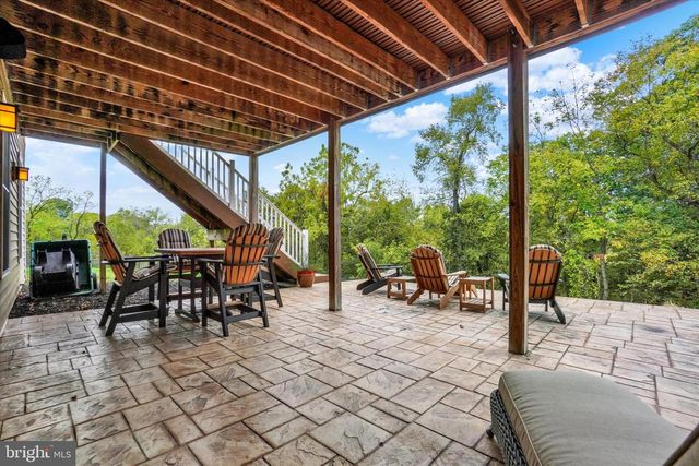 19 MARINA DR, Camp Hill, PA 17011