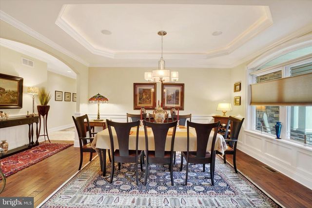 19 MARINA DR, Camp Hill, PA 17011