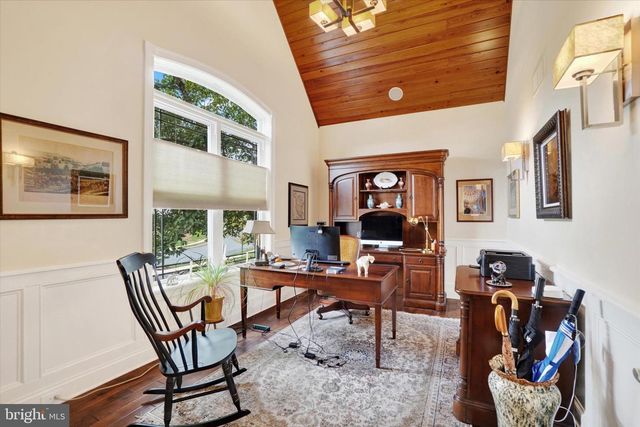 19 MARINA DR, Camp Hill, PA 17011