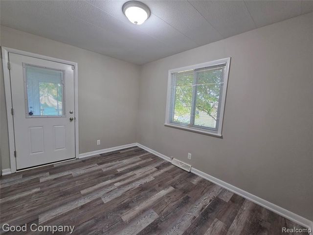 3826 Kent Road, Royal Oak, MI 48073